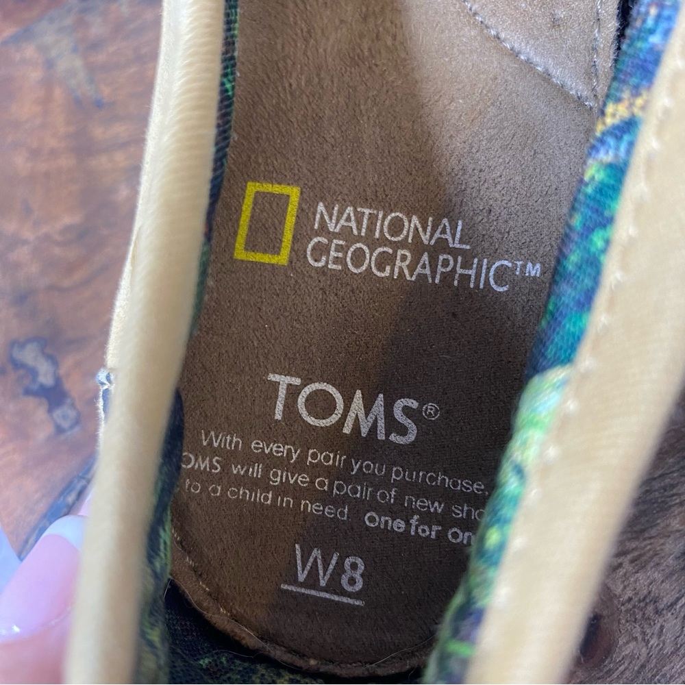 Toms National Geographic Classic Cheetah Slip ons - Size: W8 - Picture 4 of 8